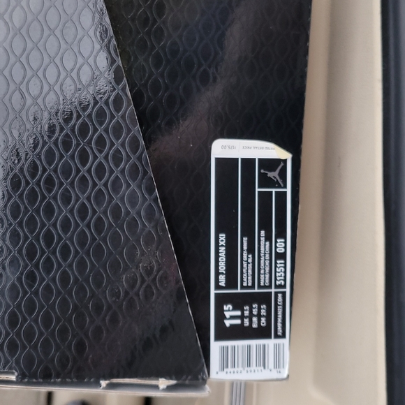 11.5 AIR JORDAN XXI - Picture 3 of 5